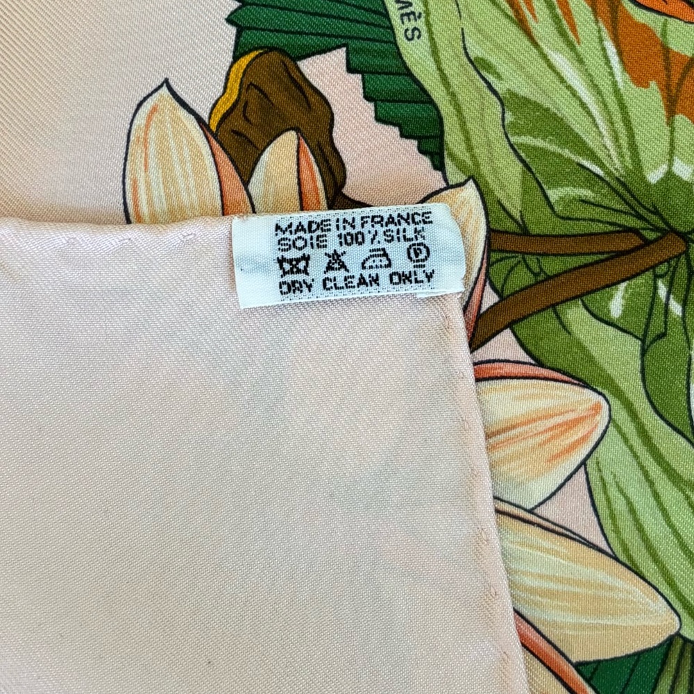 Rare Hermes
Sarasvati Silk Scarf - Picture 4 of 16